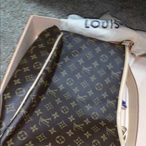 Louis Vuitton purse